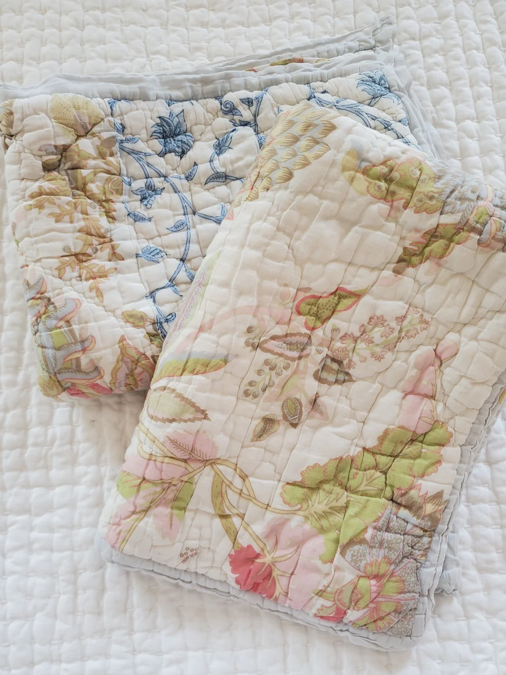 Pottery Barn Floral Patchwork Cotton Set Of 2 Standard Pillow Shams